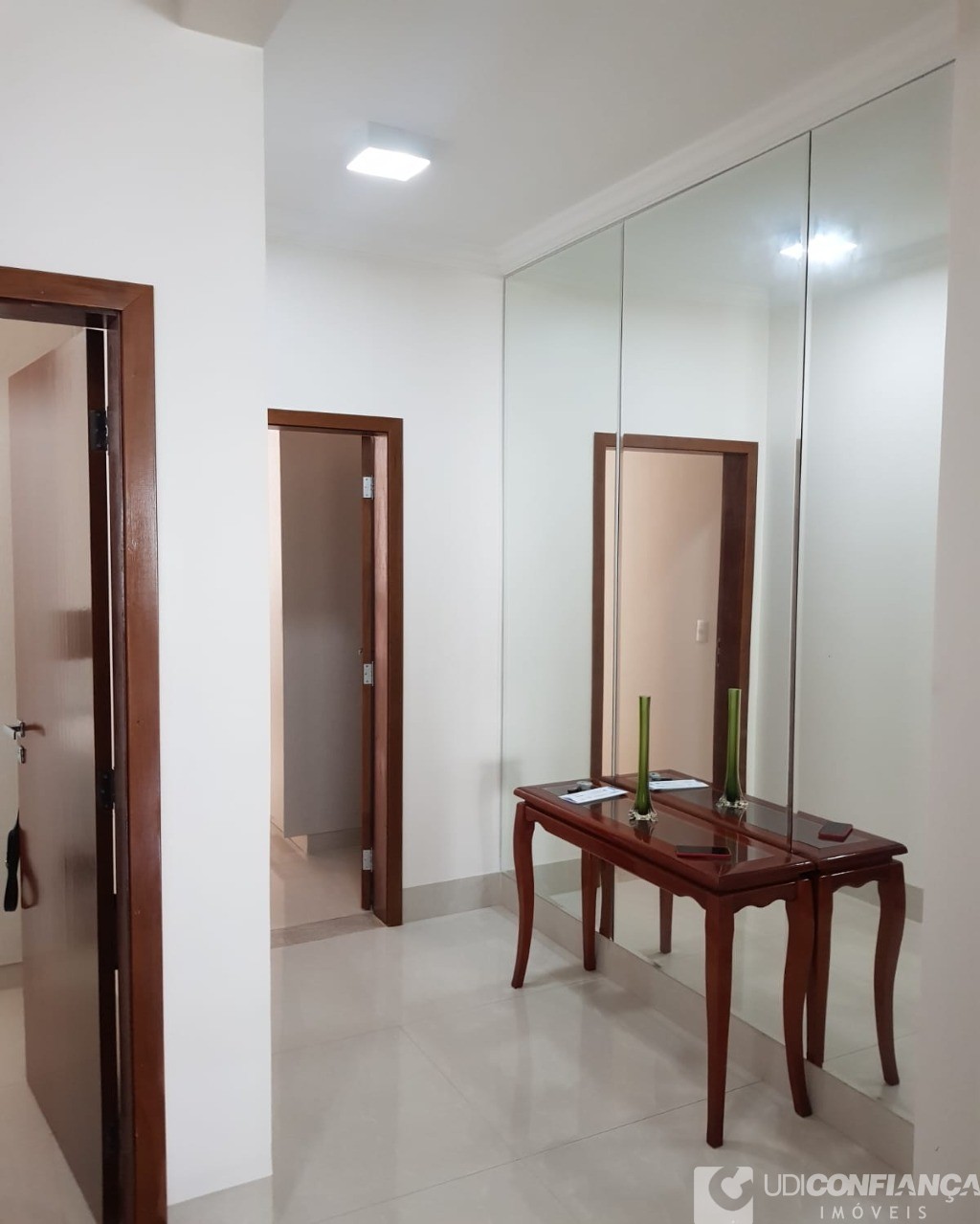 Casa à venda com 4 quartos, 250m² - Foto 13