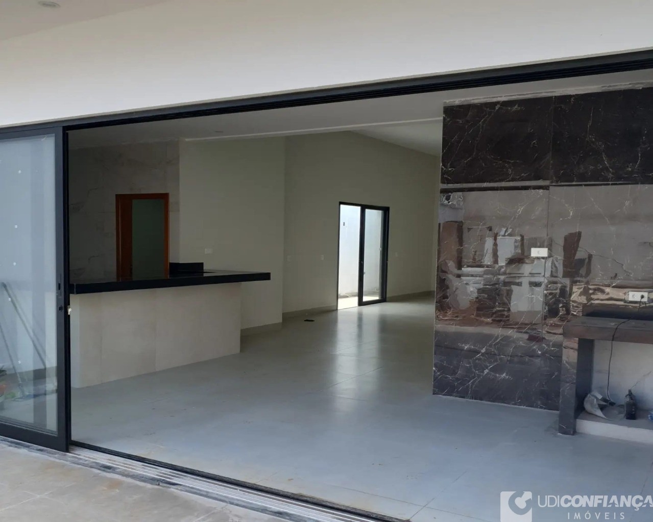 Casa à venda com 3 quartos, 425m² - Foto 1