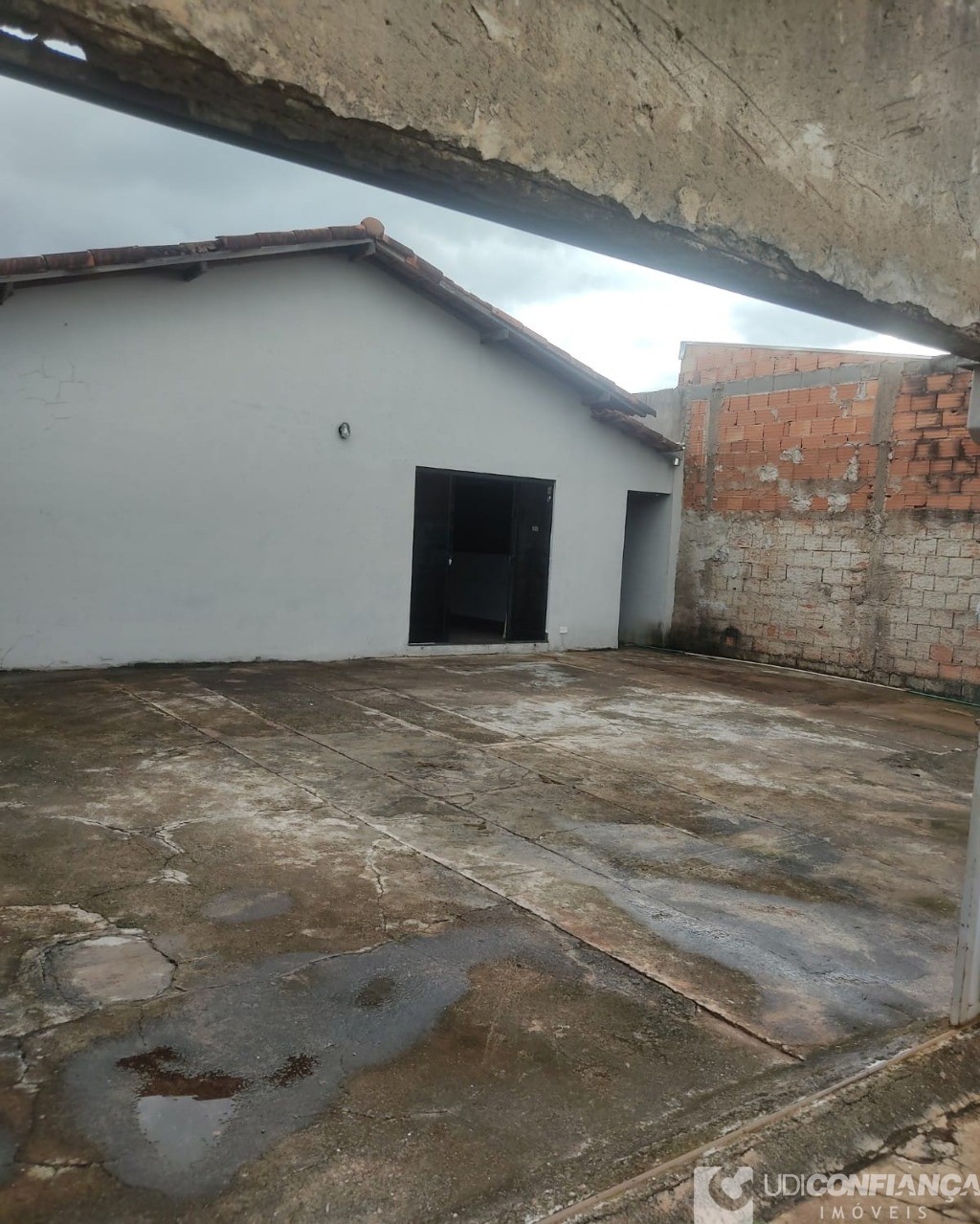 Casa à venda com 2 quartos, 250m² - Foto 11