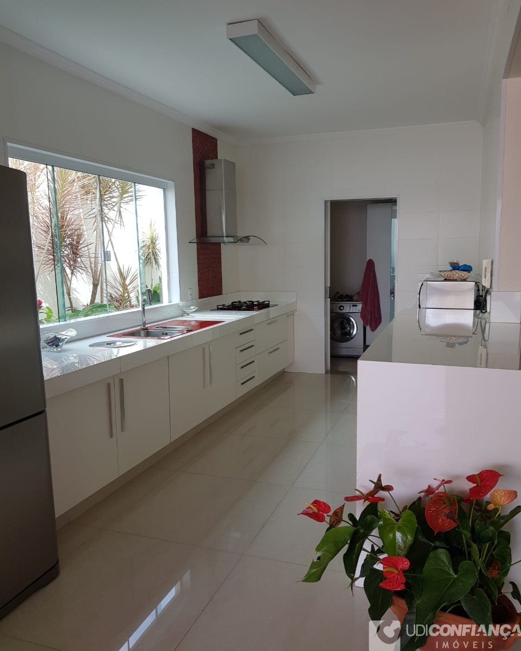 Casa à venda com 4 quartos, 250m² - Foto 18