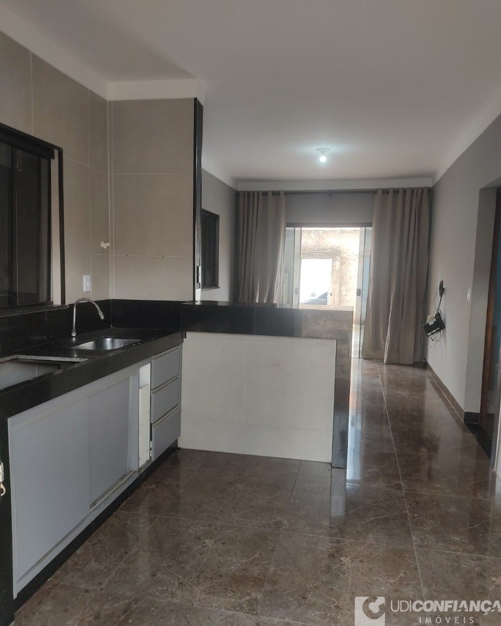 Casa à venda com 2 quartos, 250m² - Foto 15