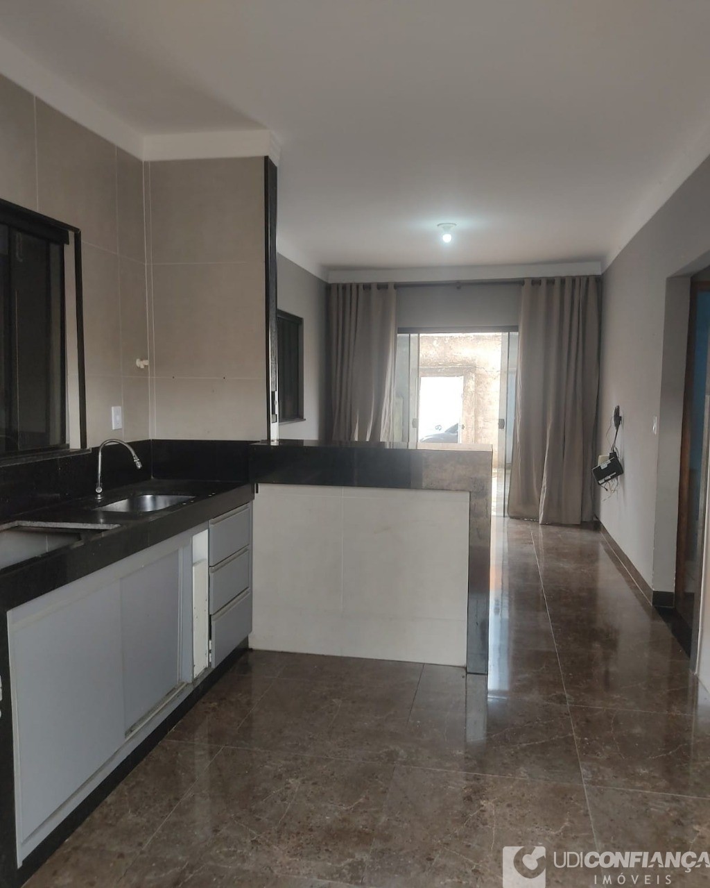 Casa à venda com 2 quartos, 250m² - Foto 12