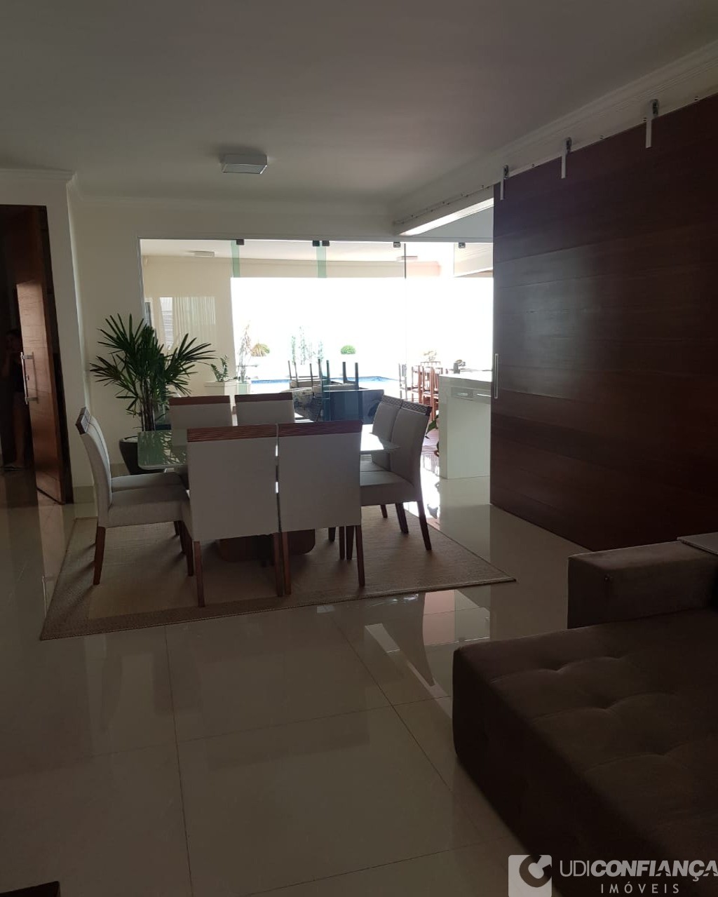 Casa à venda com 4 quartos, 250m² - Foto 27