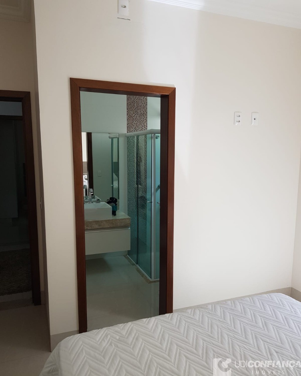 Casa à venda com 4 quartos, 250m² - Foto 19