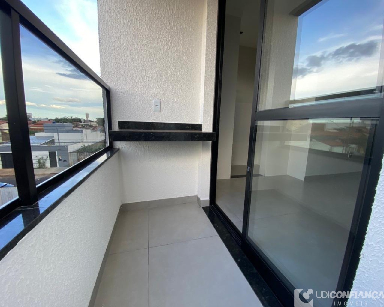 Apartamento à venda com 2 quartos, 50m² - Foto 2