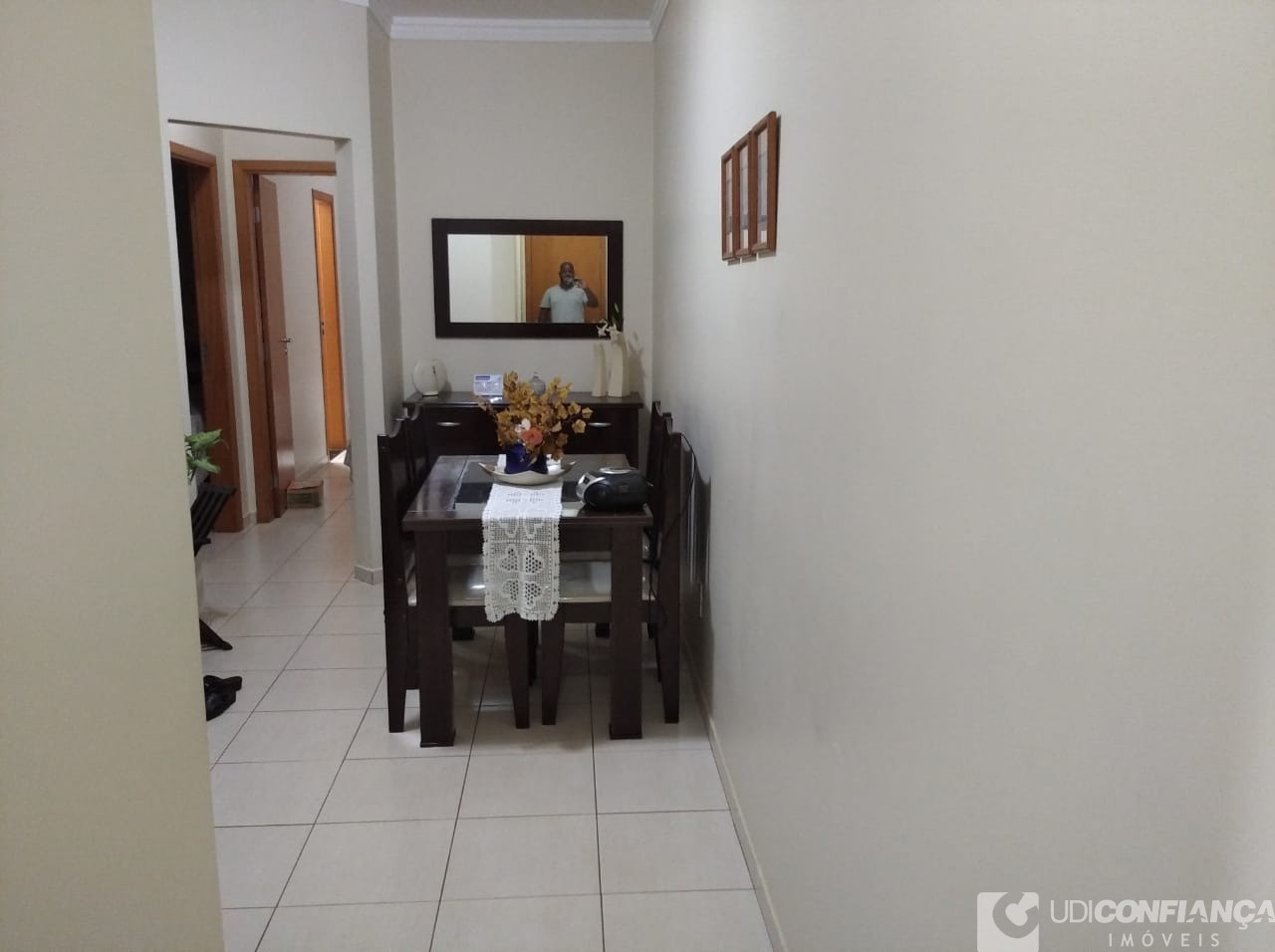 Apartamento à venda com 2 quartos, 70m² - Foto 1