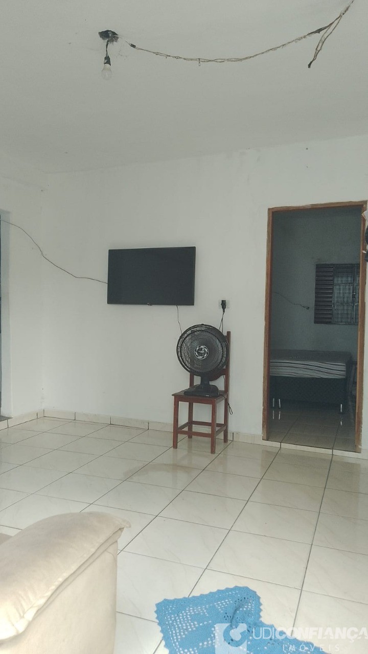 Casa à venda com 3 quartos, 288m² - Foto 1