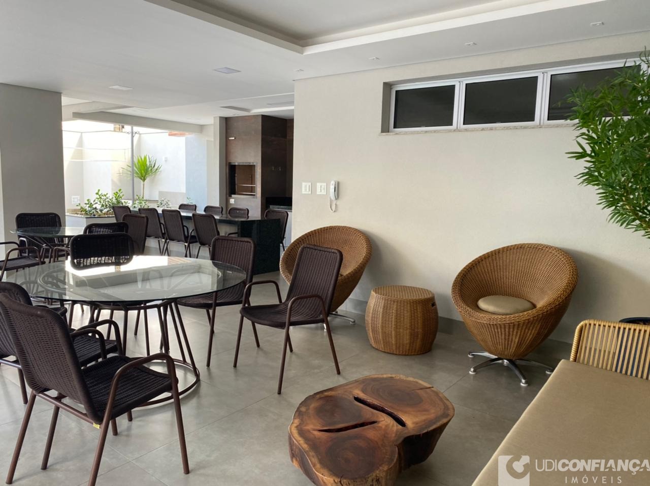 Apartamento à venda com 3 quartos, 123m² - Foto 3