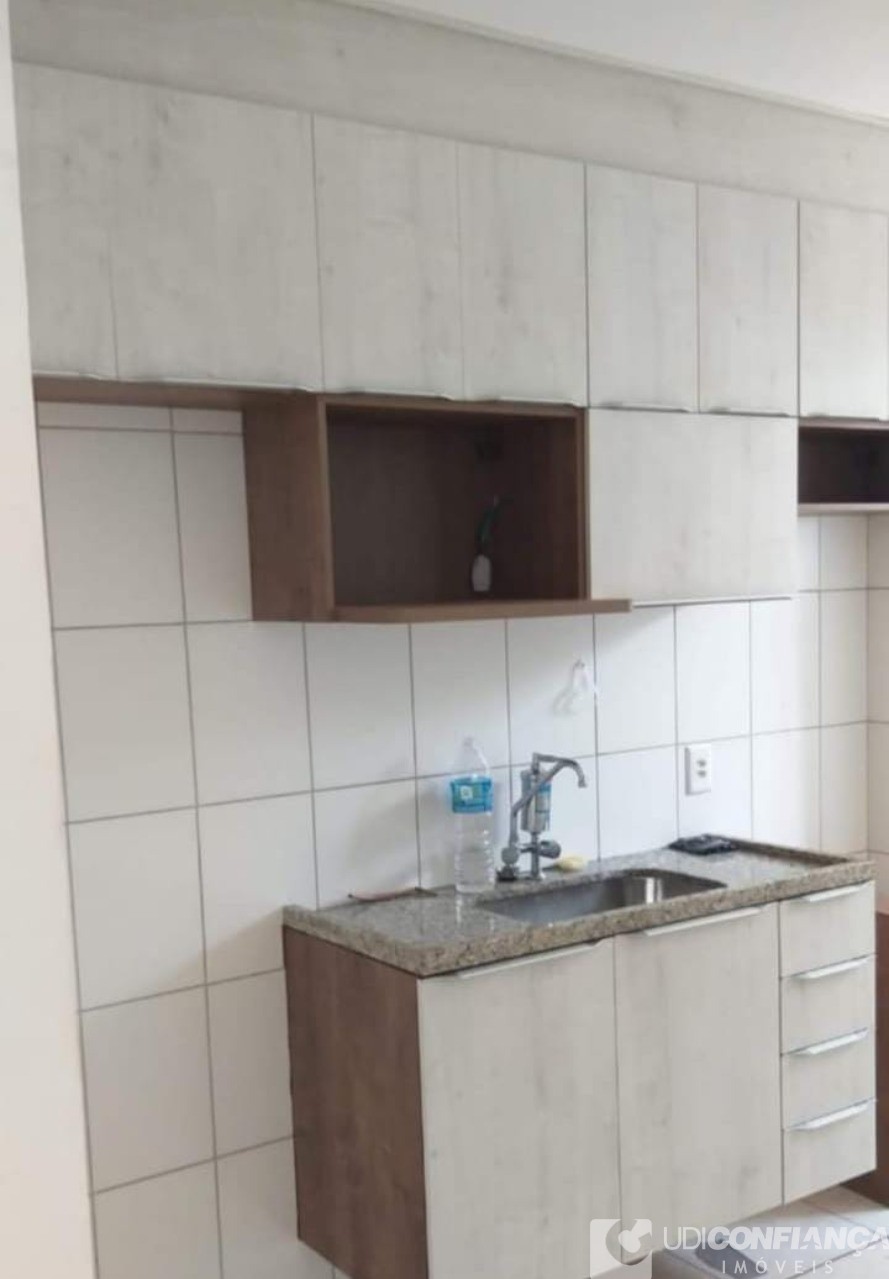 Apartamento à venda com 2 quartos, 80m² - Foto 2