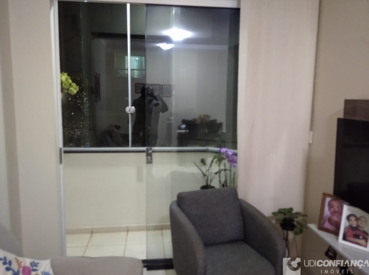 Apartamento à venda com 2 quartos, 70m² - Foto 4