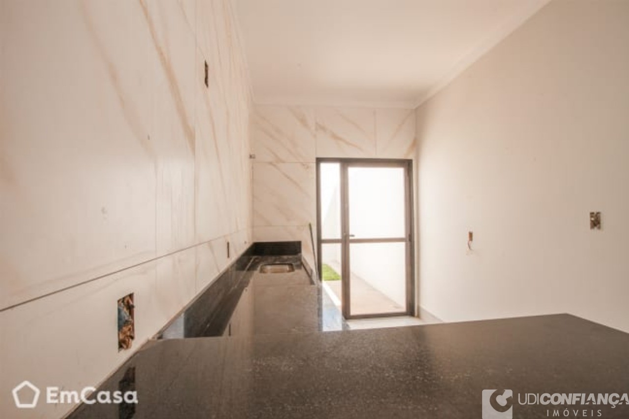 Casa à venda com 3 quartos, 80m² - Foto 8