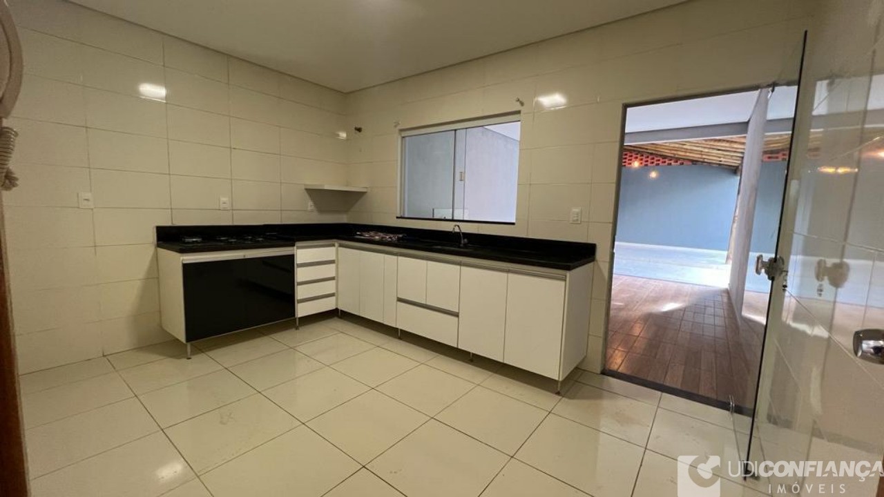 Casa à venda com 3 quartos, 160m² - Foto 4