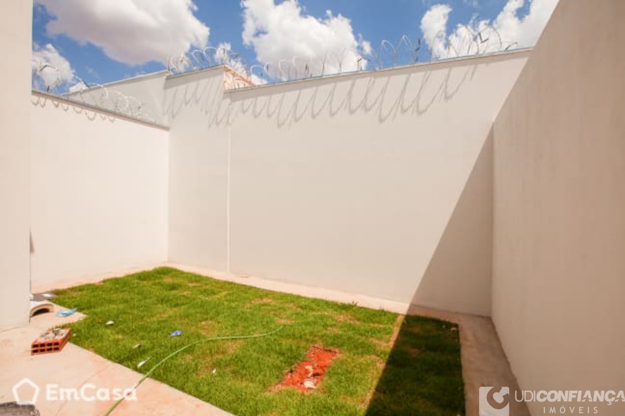 Casa à venda com 3 quartos, 80m² - Foto 4