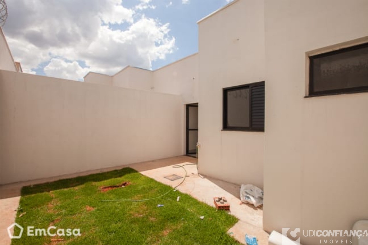 Casa à venda com 3 quartos, 80m² - Foto 5