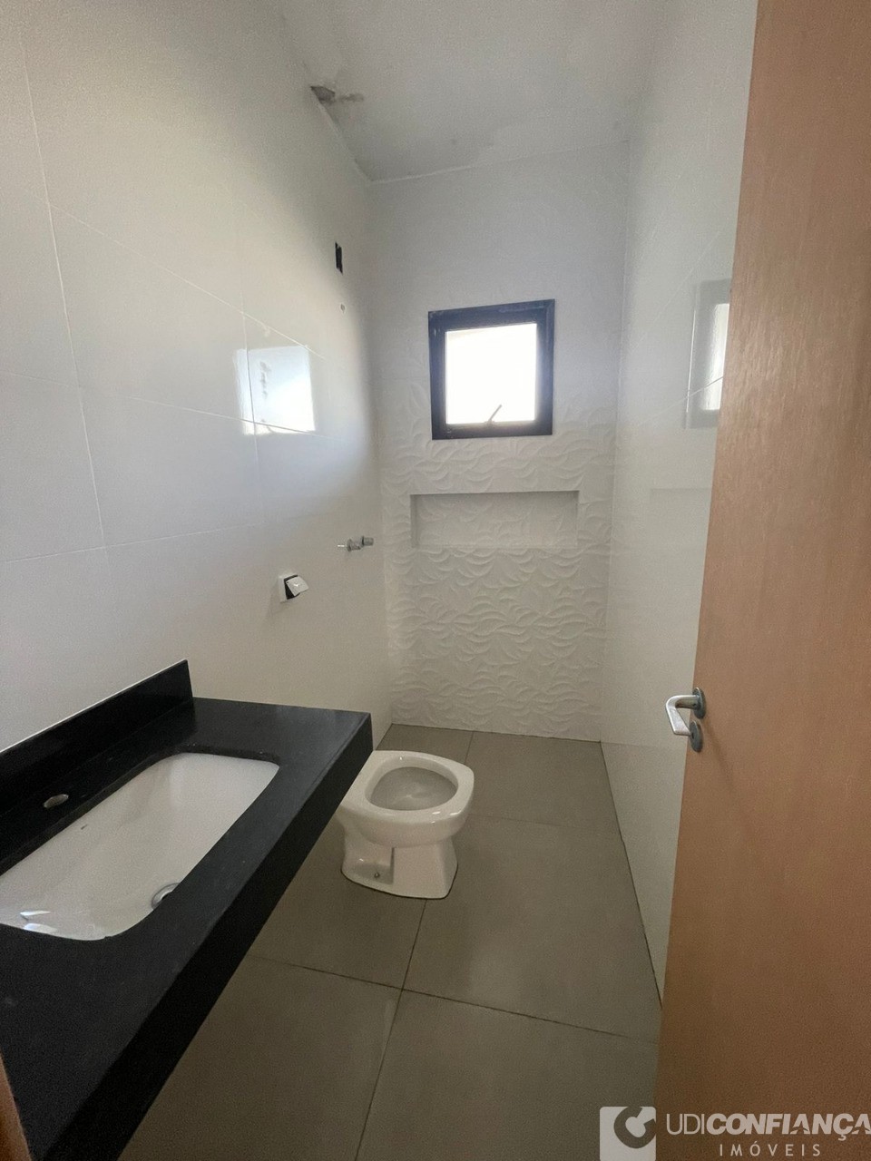 Casa à venda com 3 quartos, 95m² - Foto 4