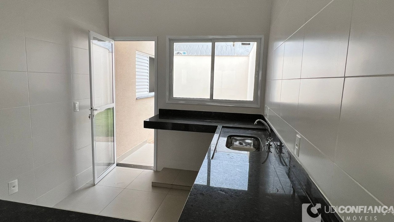 Casa à venda com 3 quartos, 74m² - Foto 9