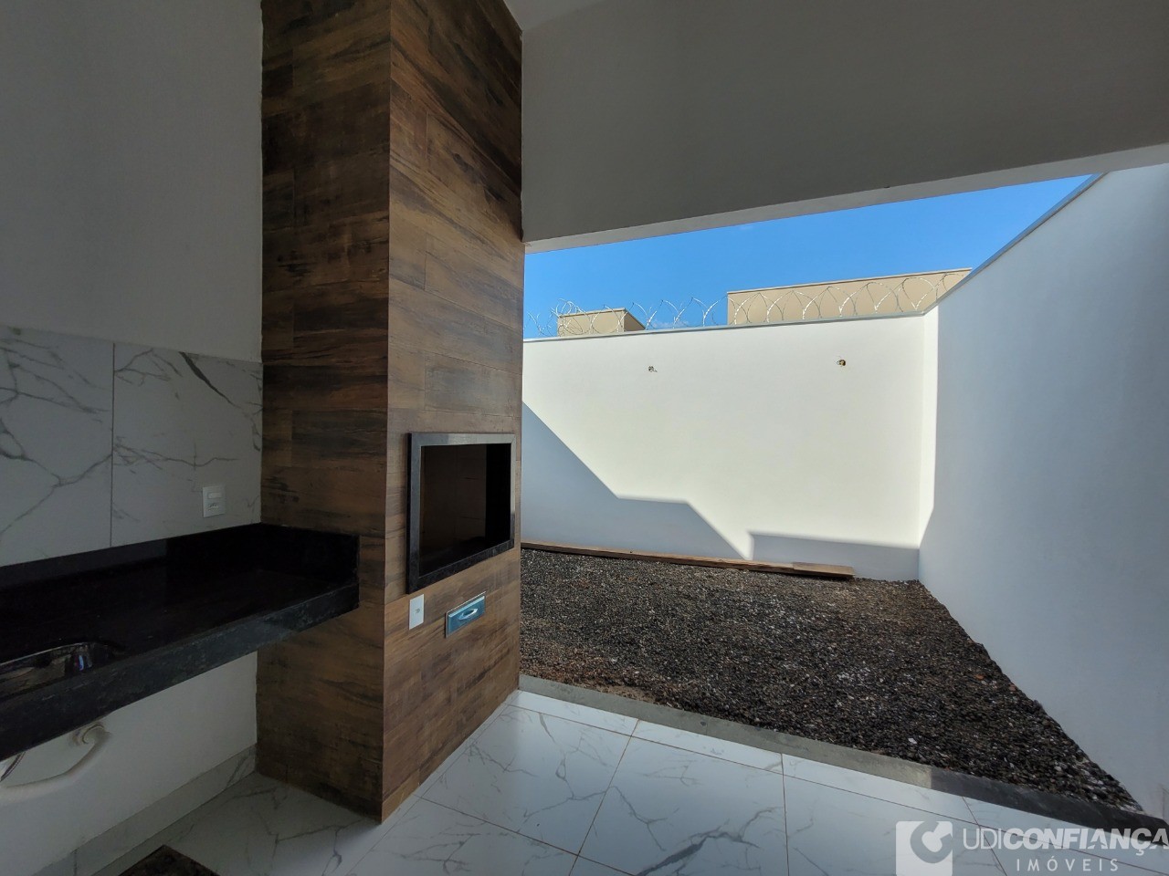 Casa à venda com 3 quartos, 85m² - Foto 4