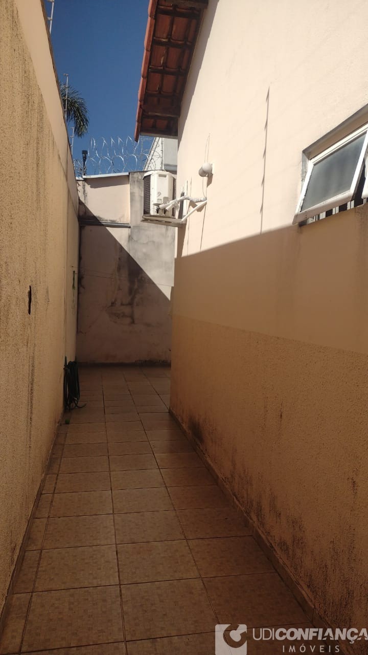 Casa à venda com 3 quartos, 130m² - Foto 18