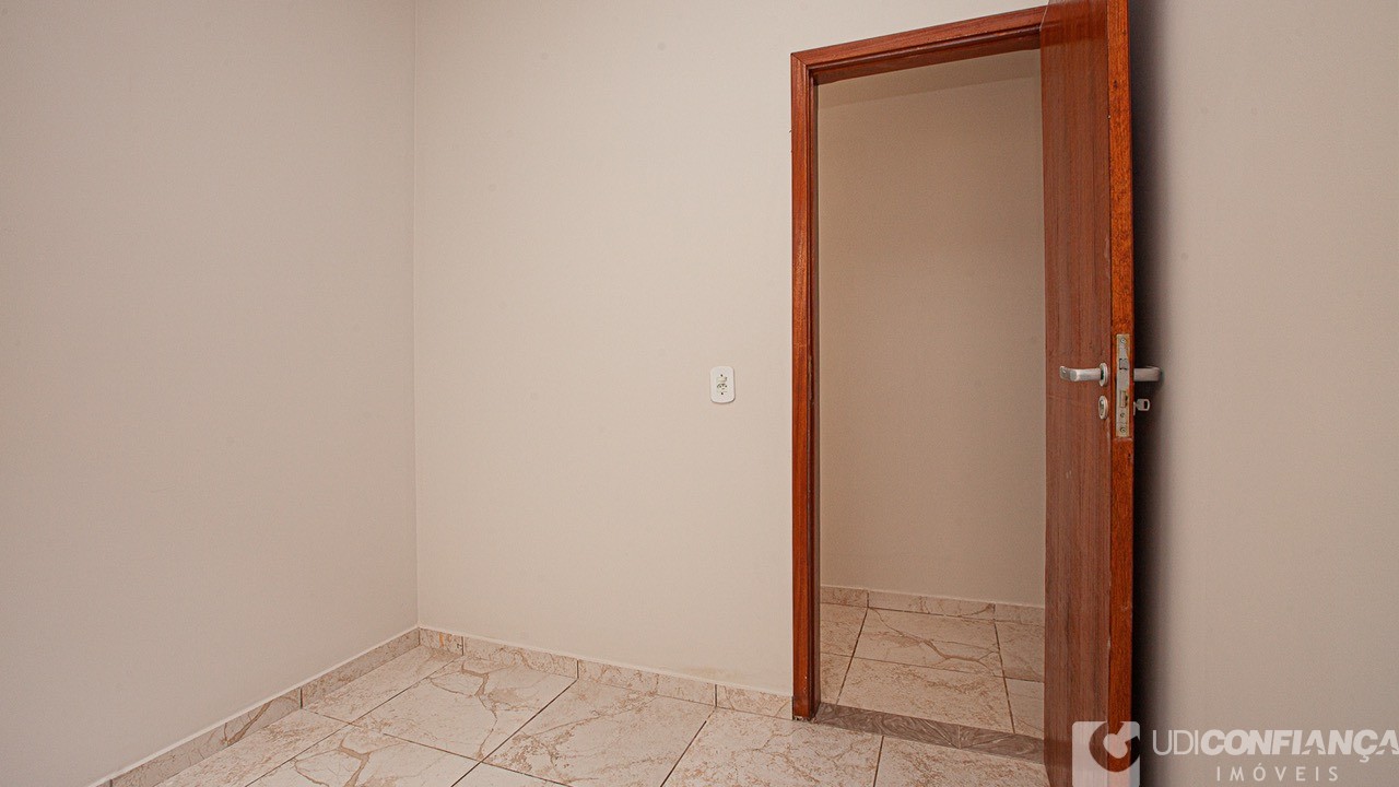 Casa à venda com 2 quartos, 50m² - Foto 17