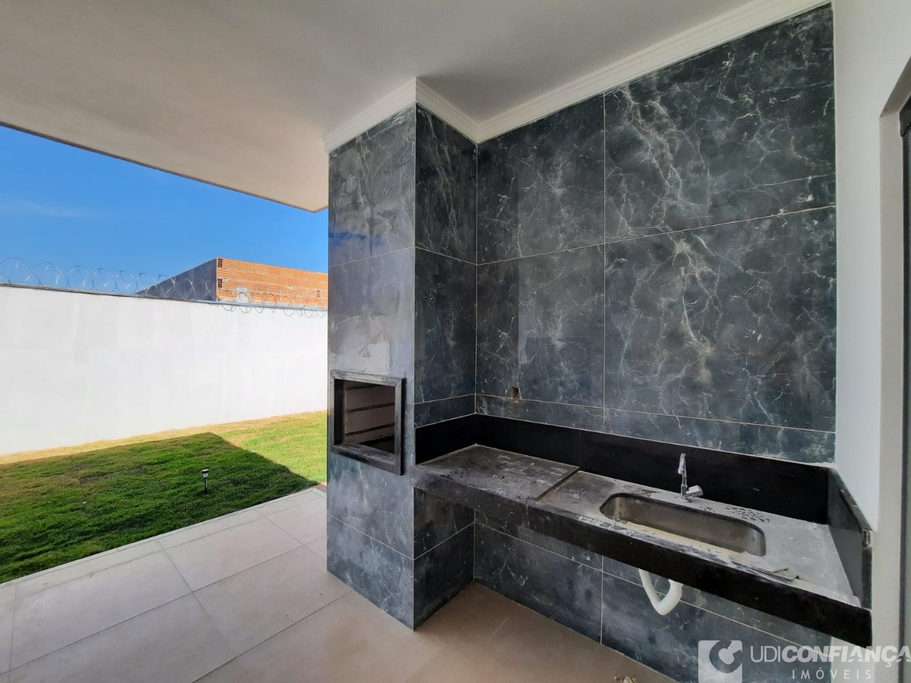 Casa à venda com 3 quartos, 114m² - Foto 5