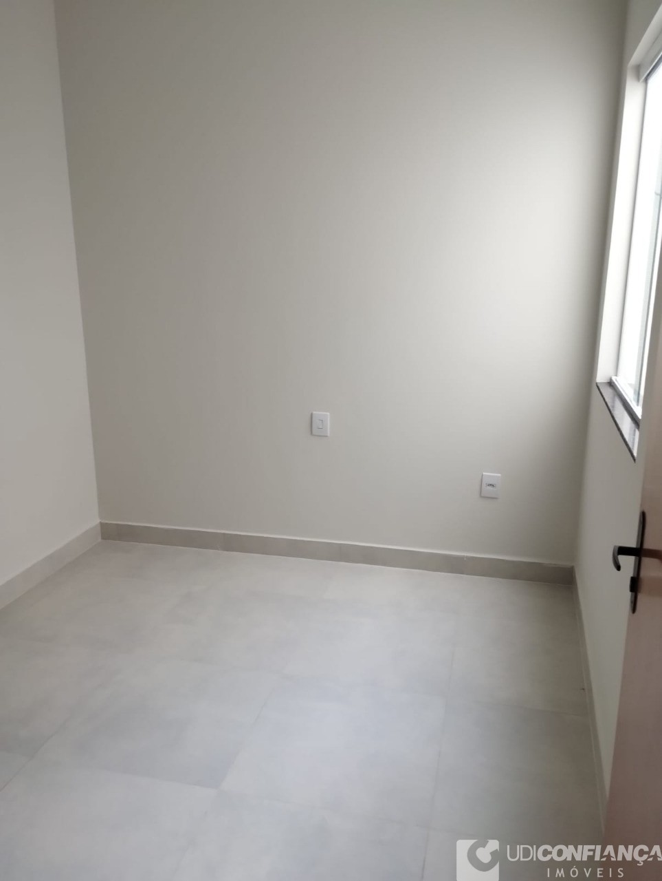 Casa à venda com 3 quartos, 80m² - Foto 11