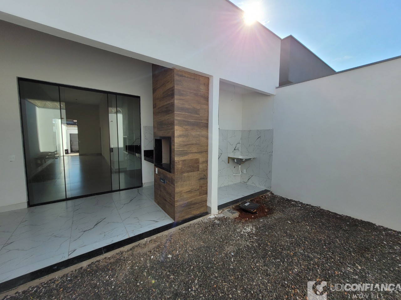 Casa à venda com 3 quartos, 85m² - Foto 8