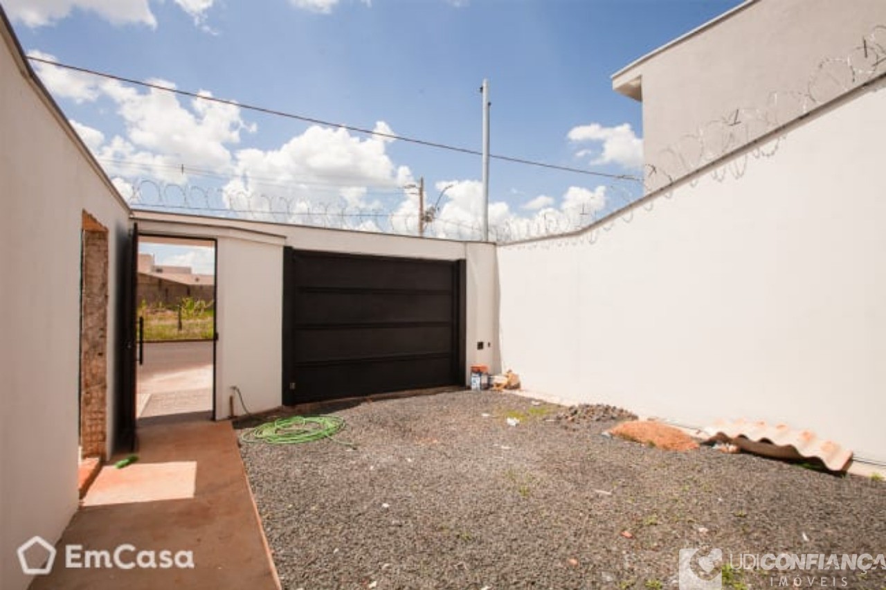 Casa à venda com 3 quartos, 80m² - Foto 3