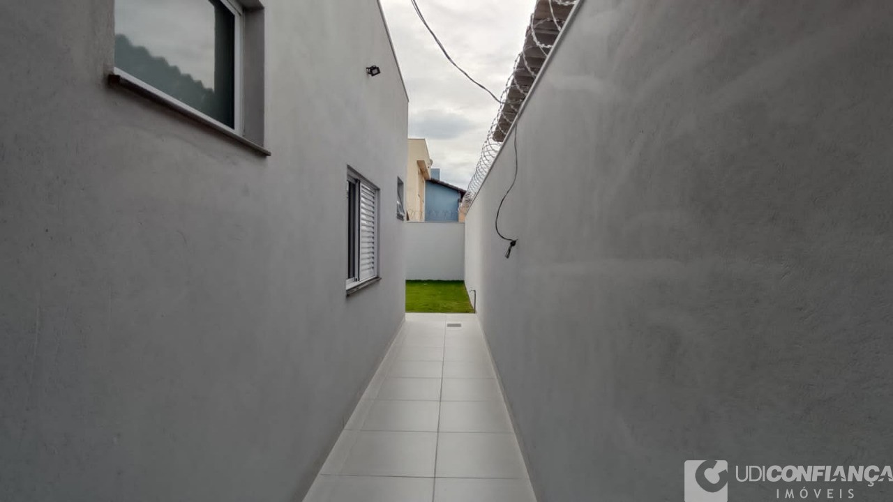 Casa à venda com 3 quartos, 270m² - Foto 4