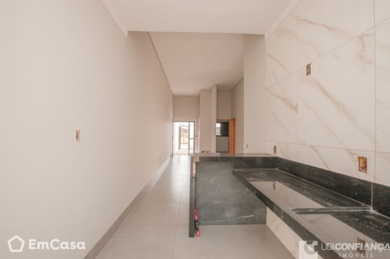 Casa à venda com 3 quartos, 80m² - Foto 6