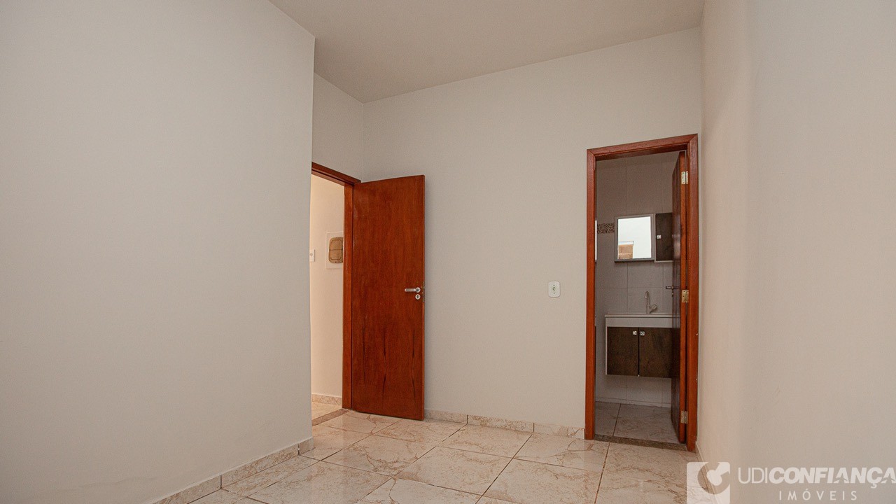 Casa à venda com 2 quartos, 50m² - Foto 12