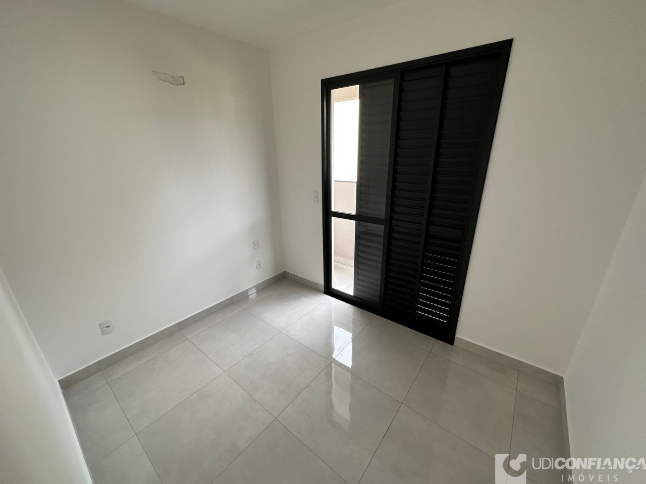 Apartamento à venda com 2 quartos, 65m² - Foto 3