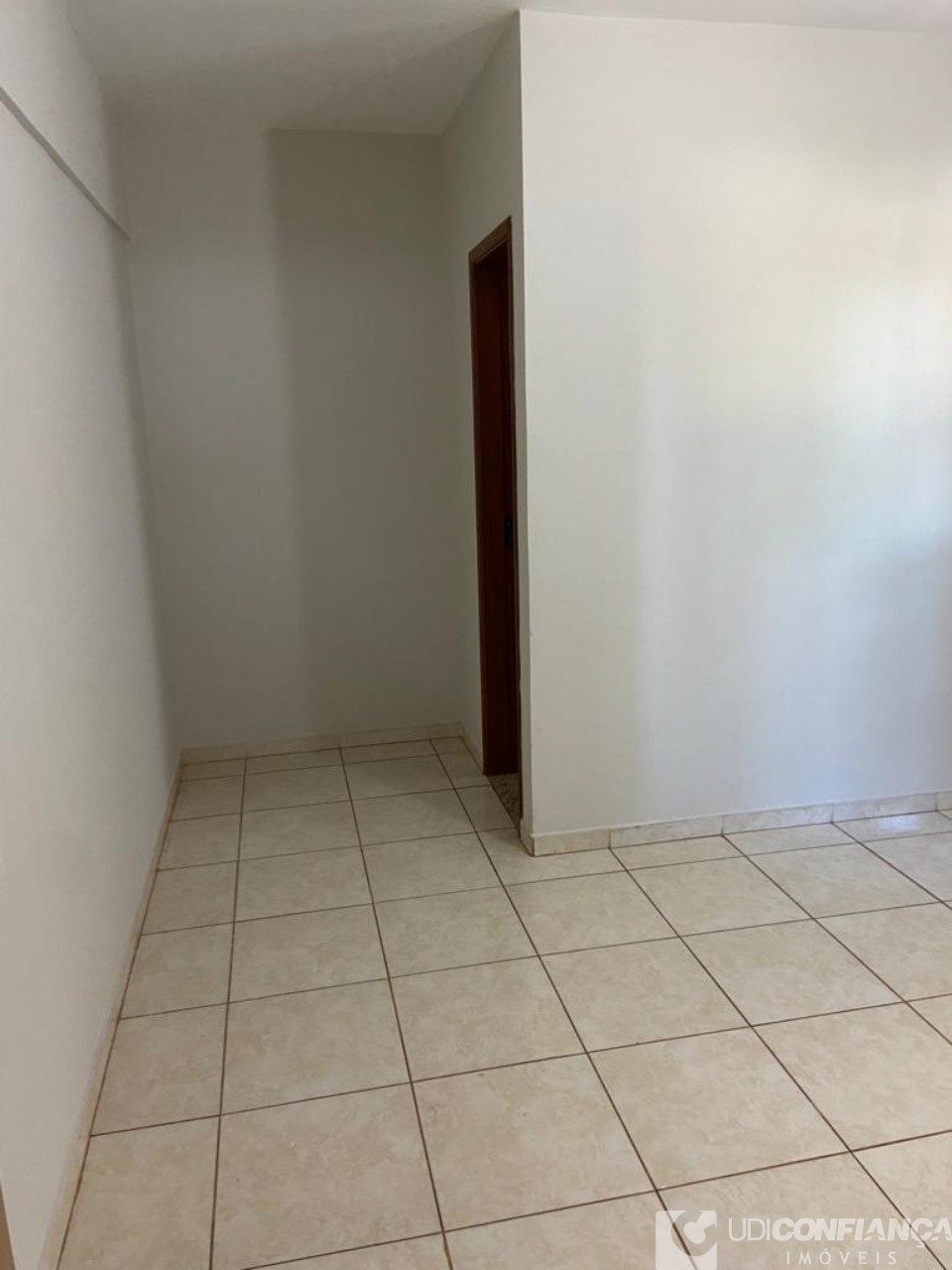 Apartamento à venda com 2 quartos, 68m² - Foto 2