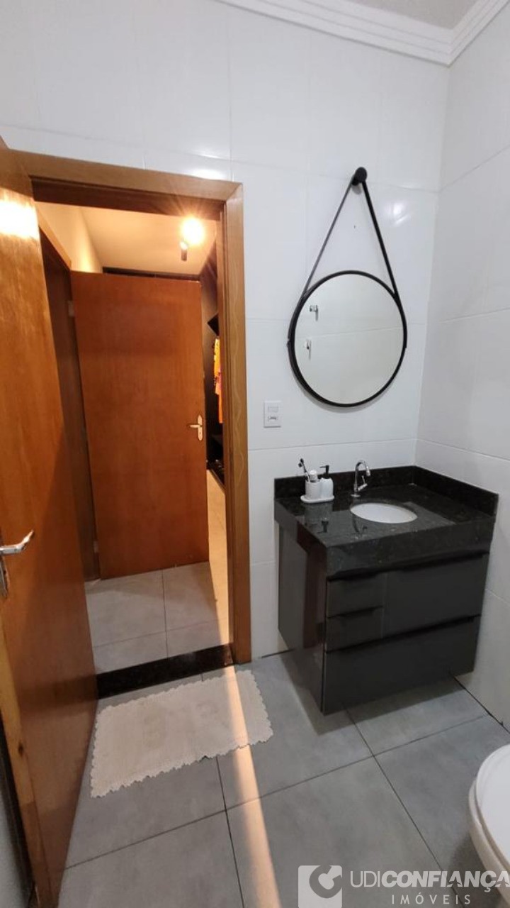 Casa à venda com 4 quartos, 180m² - Foto 25