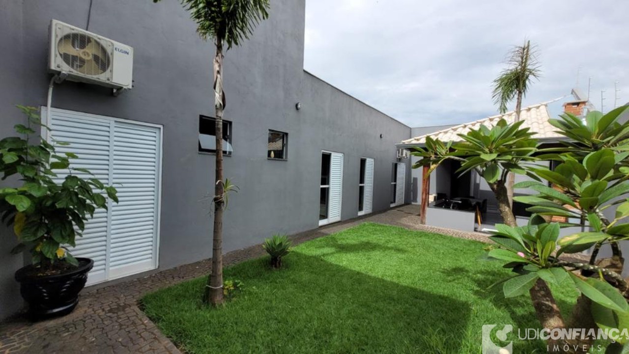 Casa à venda com 4 quartos, 180m² - Foto 15