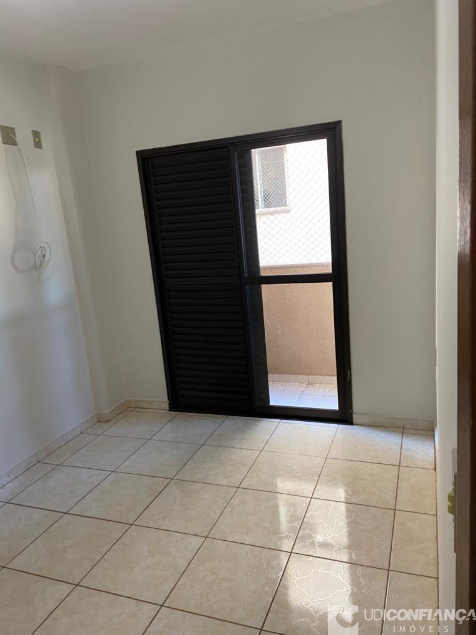 Apartamento à venda com 2 quartos, 68m² - Foto 3