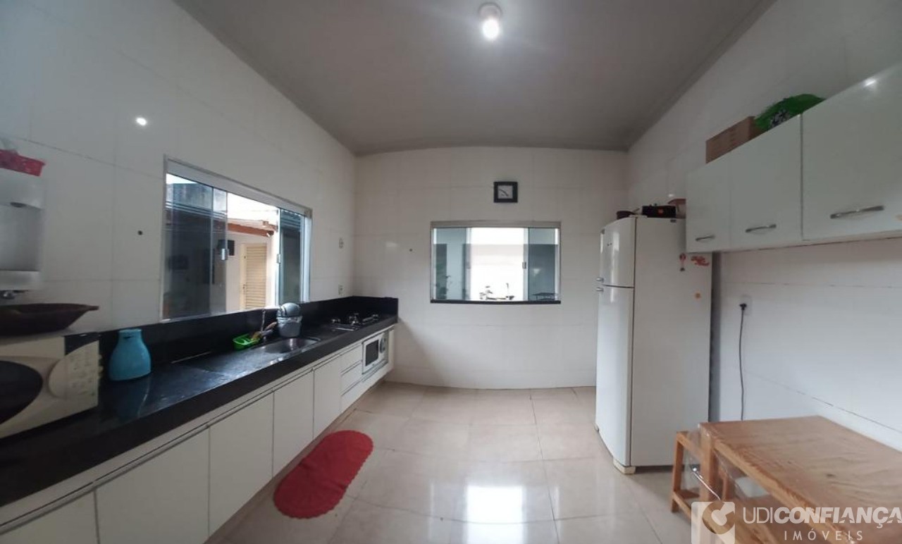 Casa à venda com 3 quartos, 200m² - Foto 12