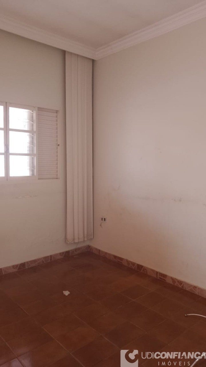 Casa à venda com 3 quartos, 240m² - Foto 12