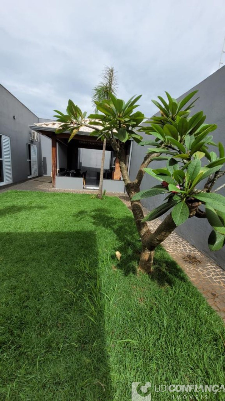 Casa à venda com 4 quartos, 180m² - Foto 14