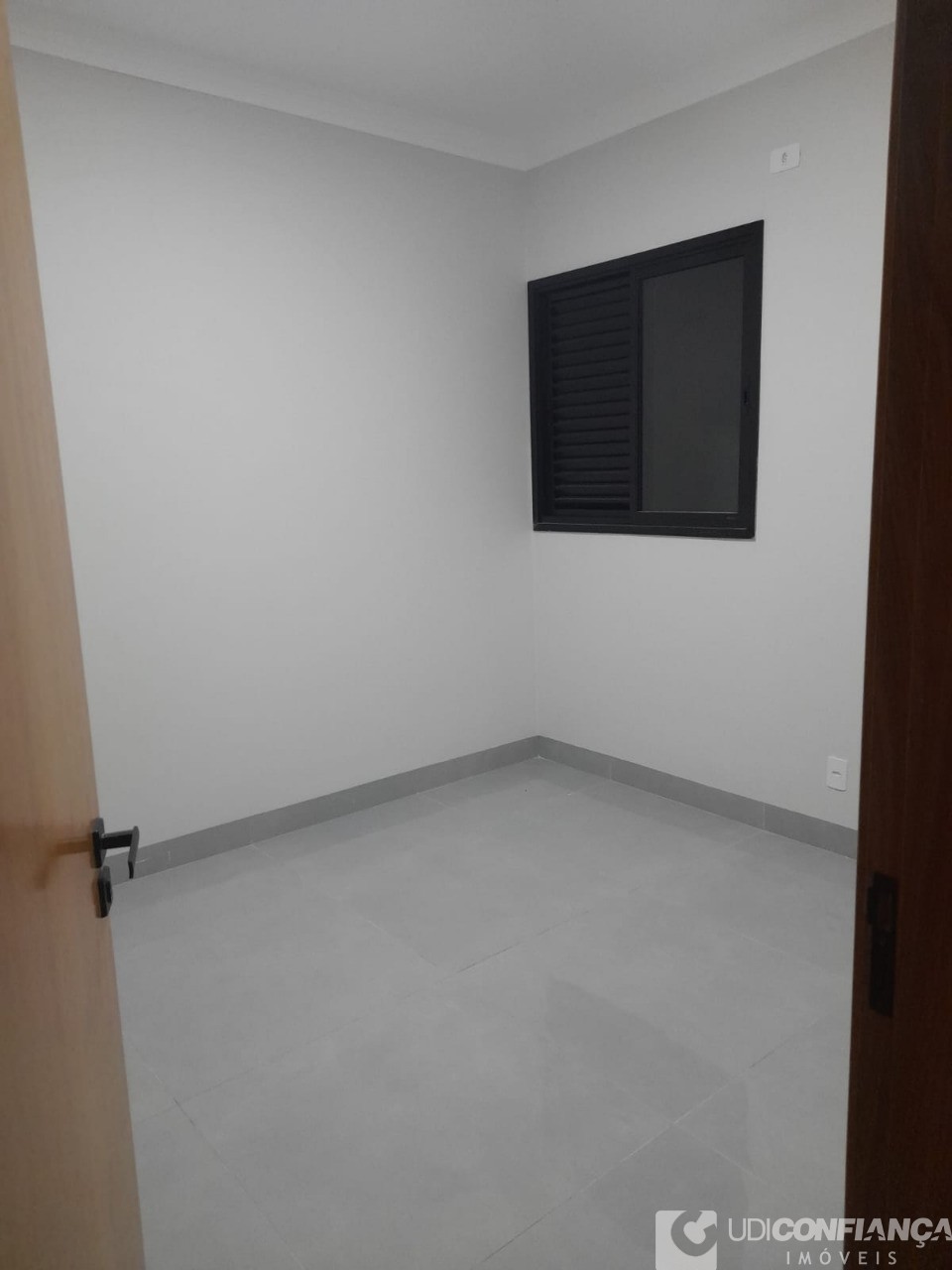 Casa à venda com 3 quartos, 160m² - Foto 3