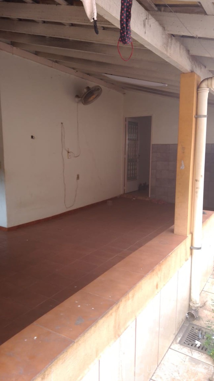 Casa à venda com 3 quartos, 240m² - Foto 3