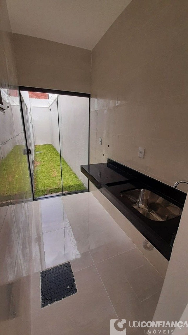 Casa à venda com 3 quartos, 80m² - Foto 4