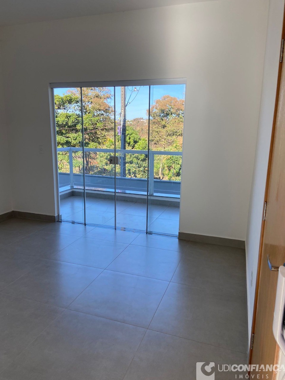 Apartamento à venda com 2 quartos, 64m² - Foto 8