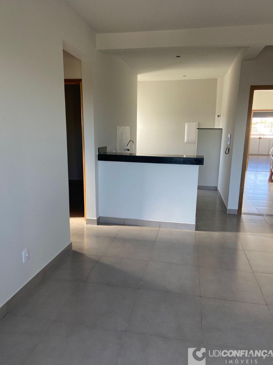 Apartamento à venda com 2 quartos, 65m² - Foto 4