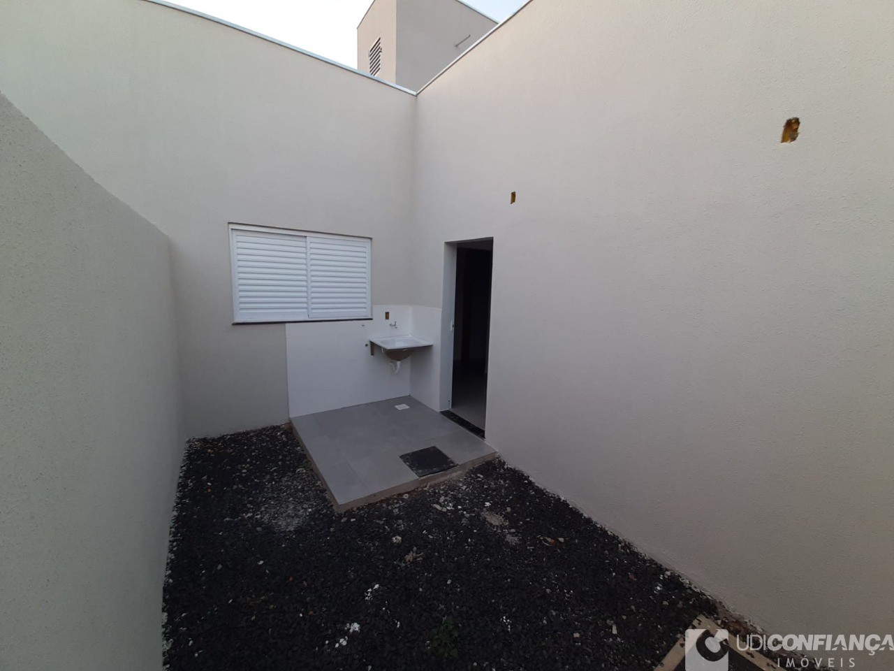 Casa à venda com 2 quartos, 60m² - Foto 16