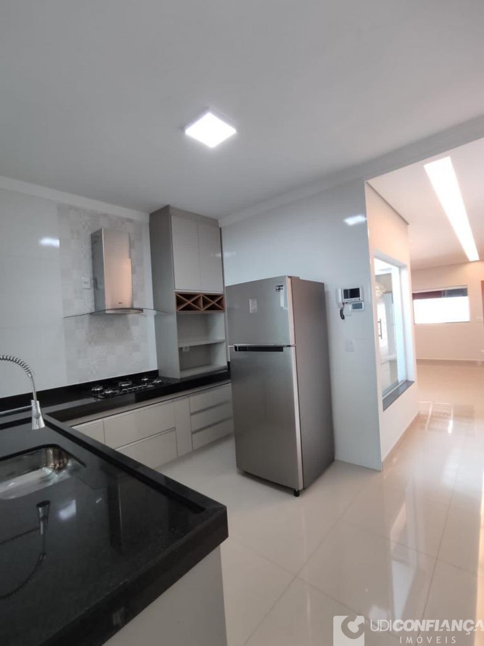 Casa à venda com 3 quartos, 220m² - Foto 12