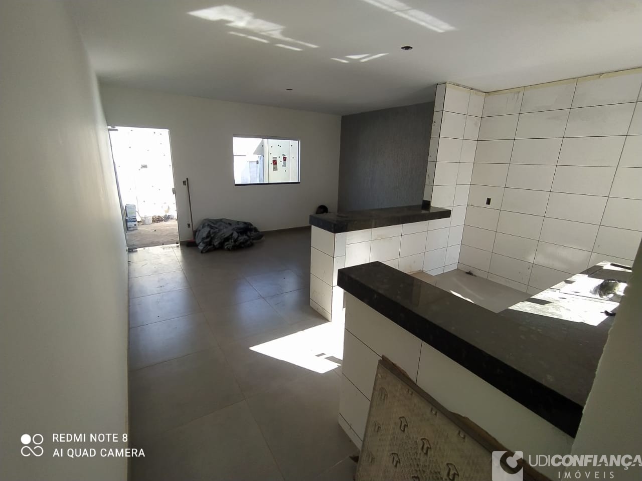 Casa à venda com 2 quartos, 65m² - Foto 4