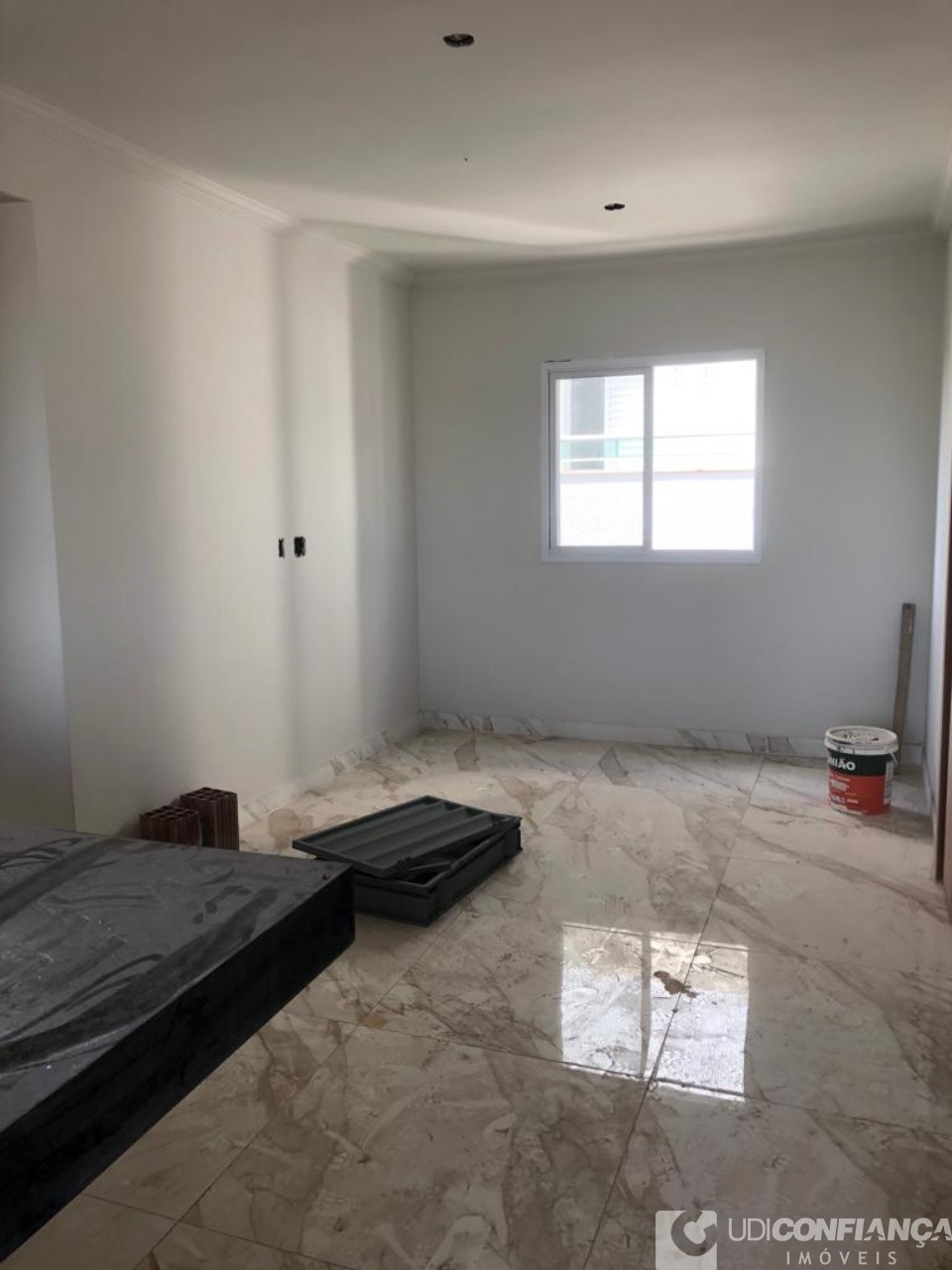 Apartamento à venda com 3 quartos, 71m² - Foto 2