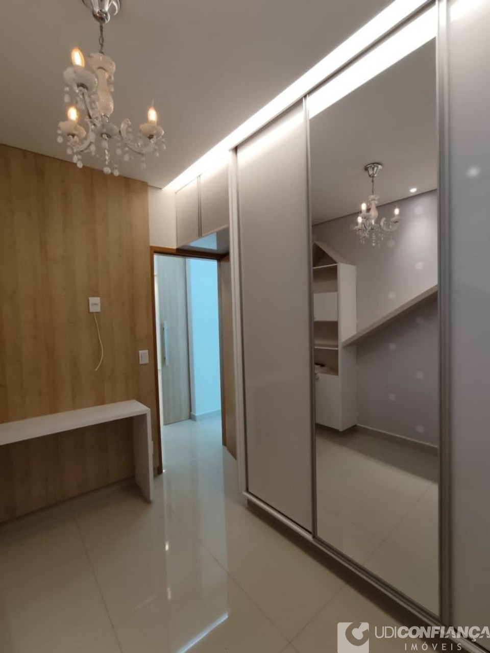 Casa à venda com 3 quartos, 220m² - Foto 14