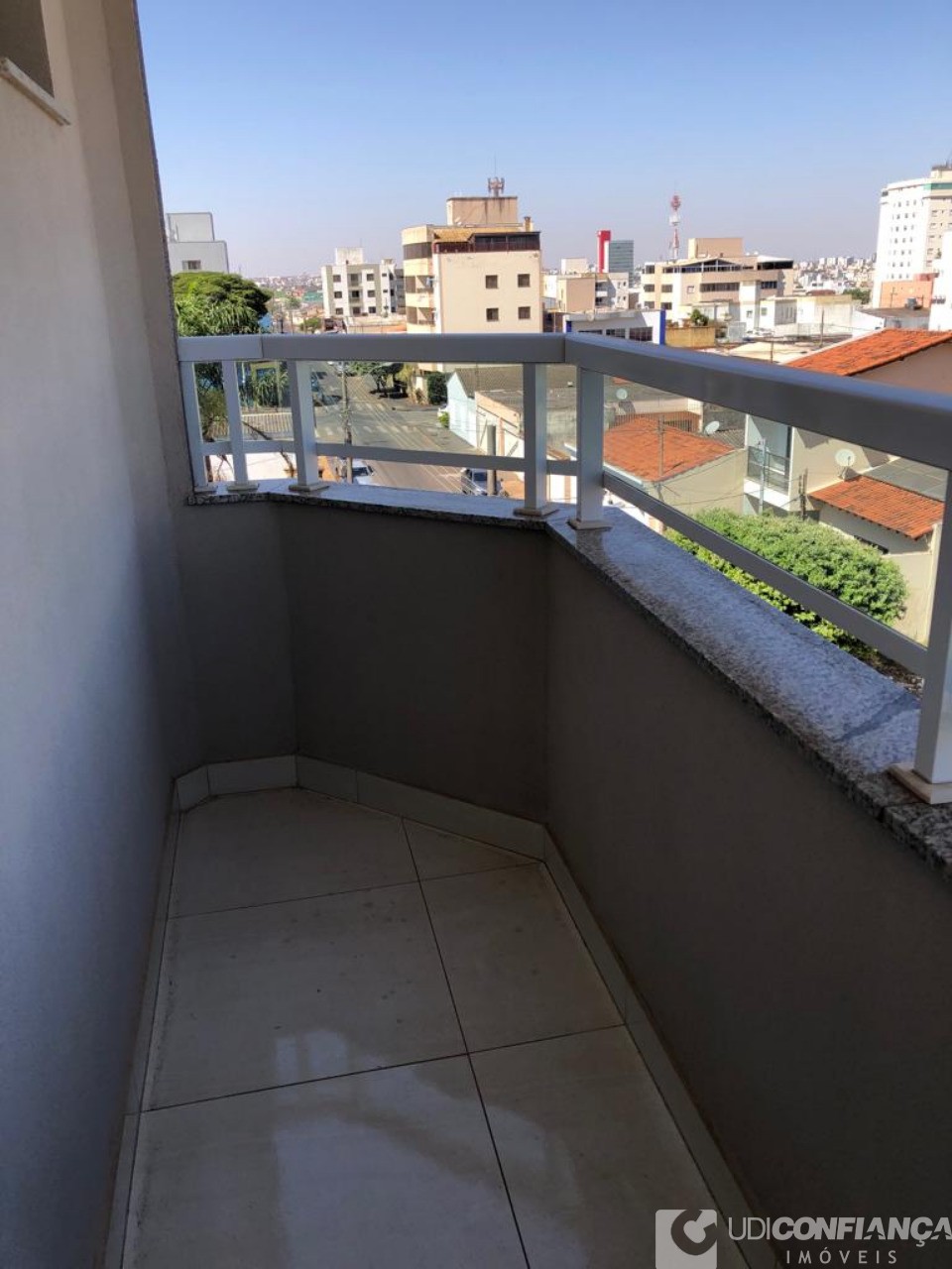 Apartamento à venda com 3 quartos, 100m² - Foto 27