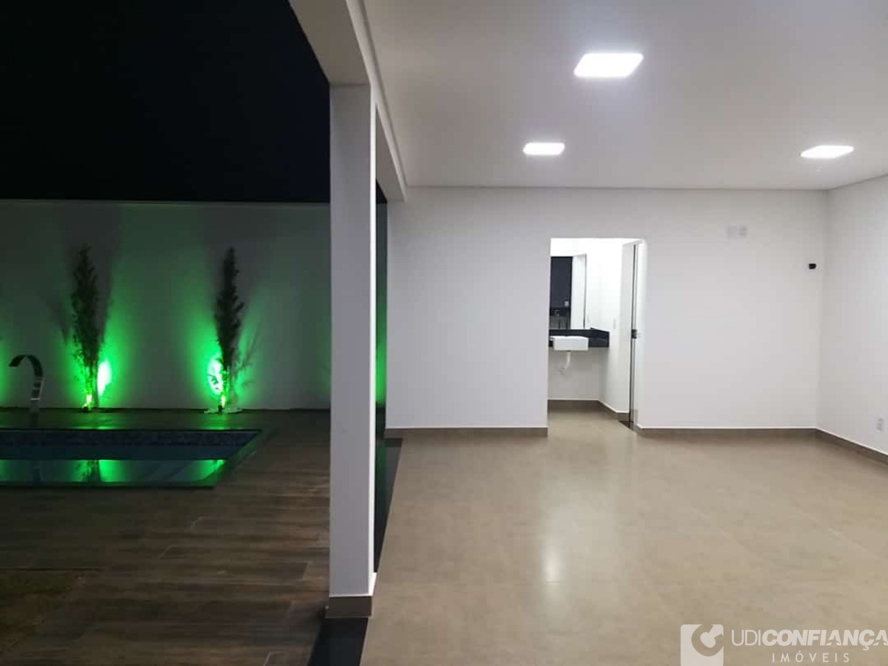 Casa à venda com 3 quartos, 210m² - Foto 5